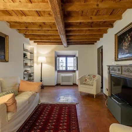 Carlotta Apartment Florence